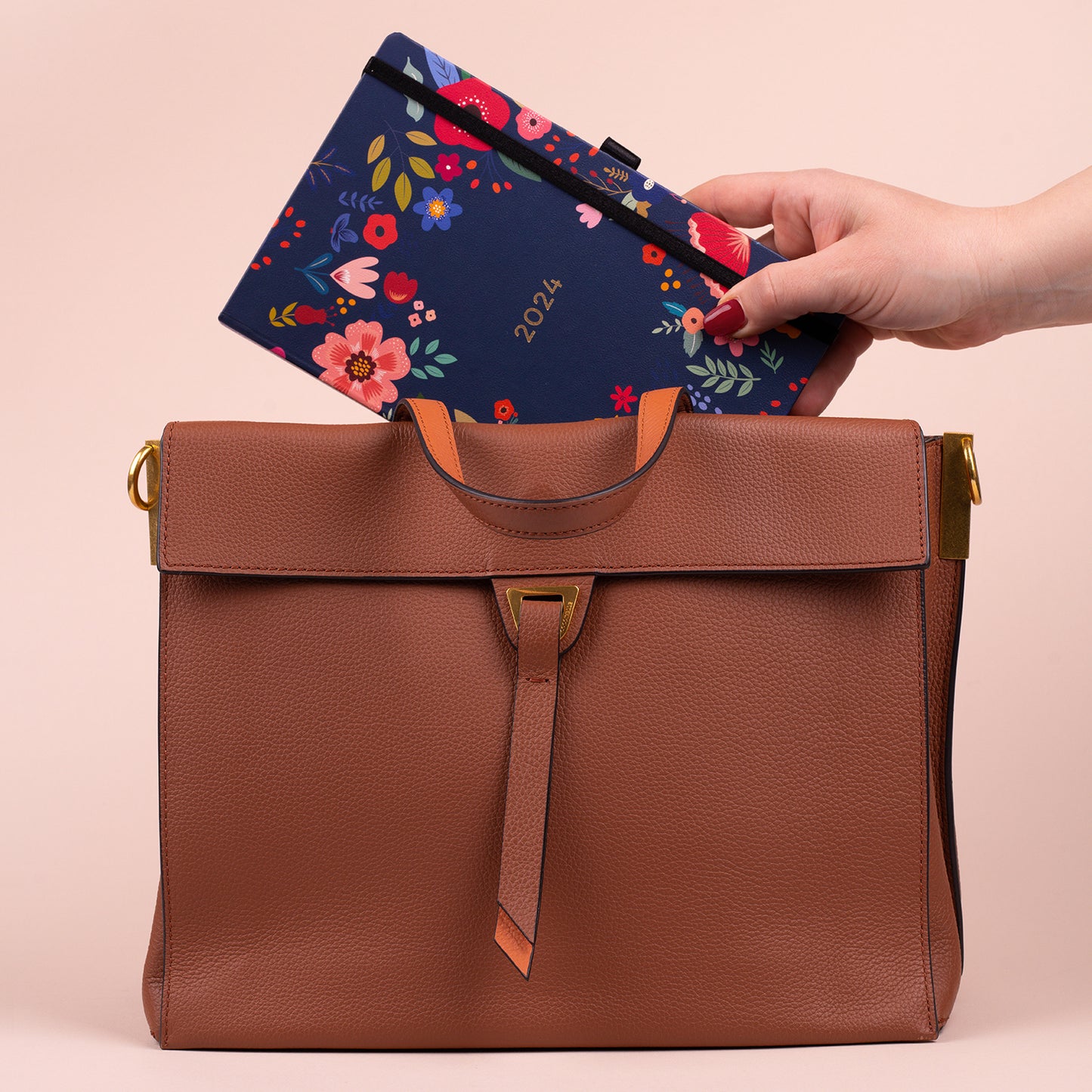 Buchkalender Blaue Blumen 2024, wöchentlich, 13 × 21 cm