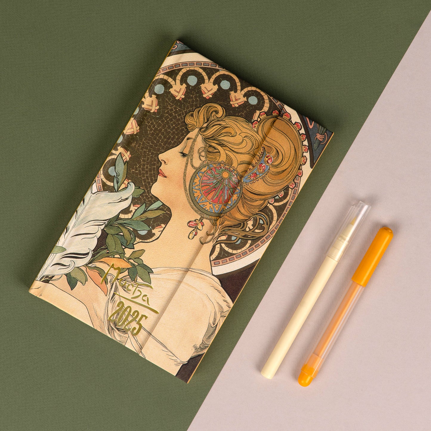 Wöchentlicher magnetischer Terminplaner Alfons Mucha 2025, 13 x 21 cm
