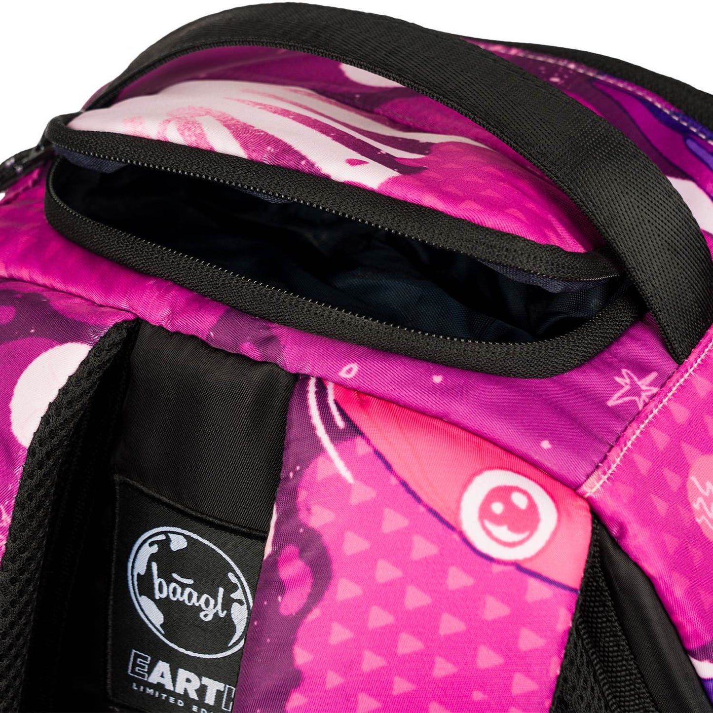 Rucksack eARTh Ufo by Mara Cmara