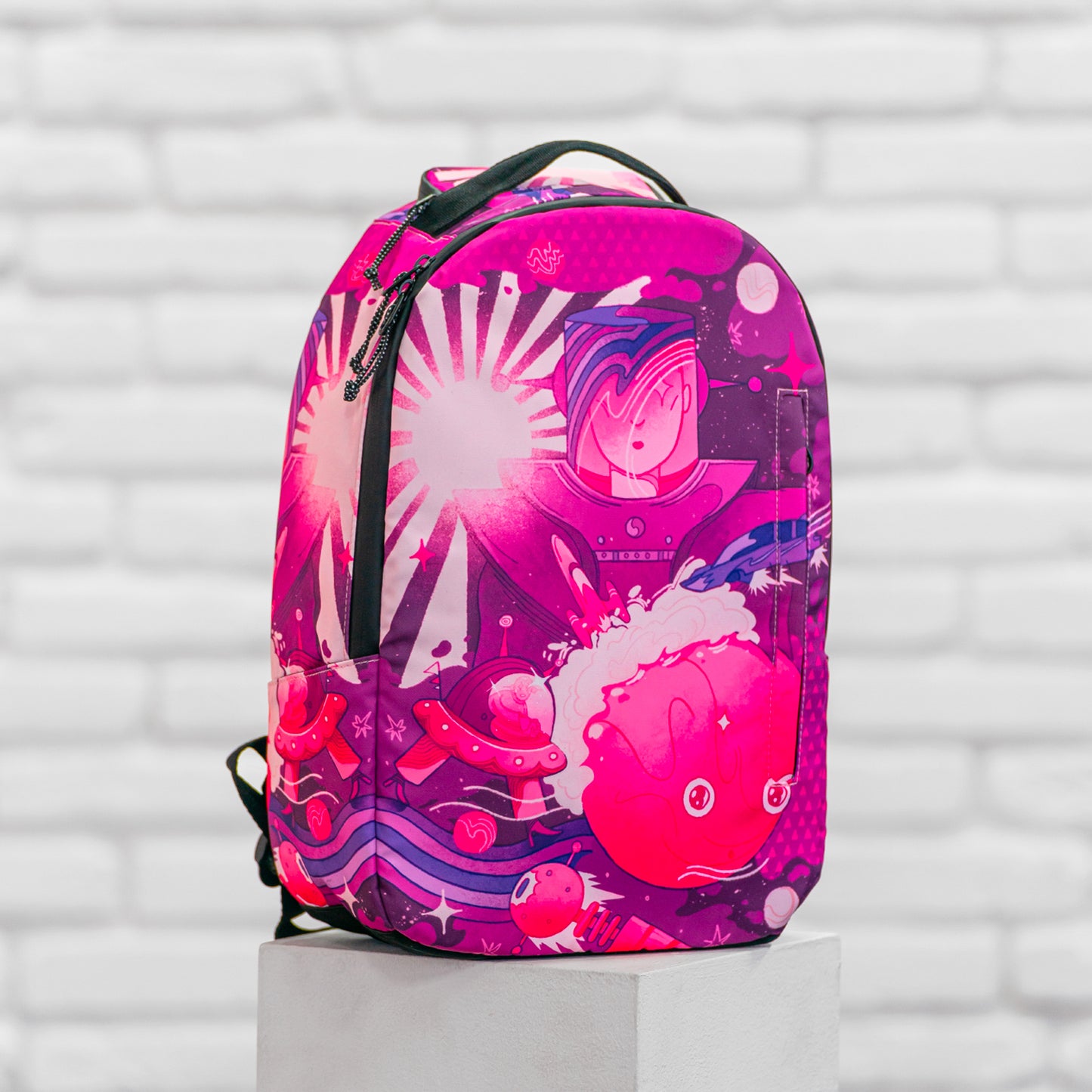 Rucksack eARTh Ufo by Mara Cmara