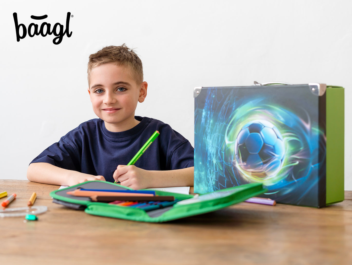 Faltkoffer mit geschmiedeten Ecken Fußball Ball