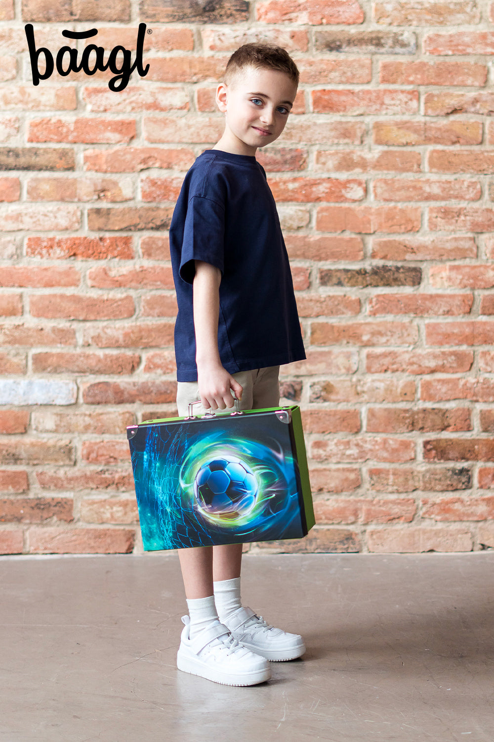 Faltkoffer mit geschmiedeten Ecken Fußball Ball